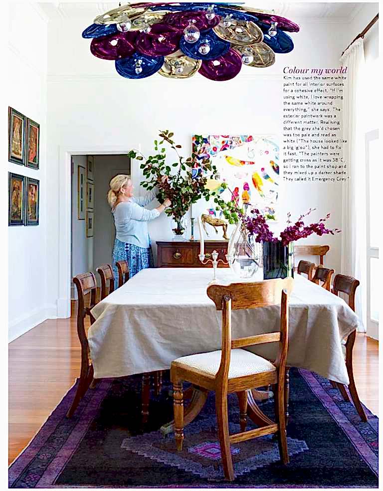 @P@ 1 H&G HOUSES
Australian House & Garden 125Colour my world
Kim has used the same white
paint for all interior surfaces
for a cohesive effect. “If I’m
using white, I love wrapping
the same white around
everything,” she says. The
exterior paintwork was a
different matter. Realising
that the grey she’d chosen
was too pale and read as
white (“The house looked like
a big igloo”), she had to fix
it fast. “The painters were
getting cross as it was 38˚ C,
so I ran to the paint shop and
they mixed up a darker shade.
They called it Emergency Grey.”
HG0614p125_ Pearson - 122 2014-04-15T10:58:13+10:00